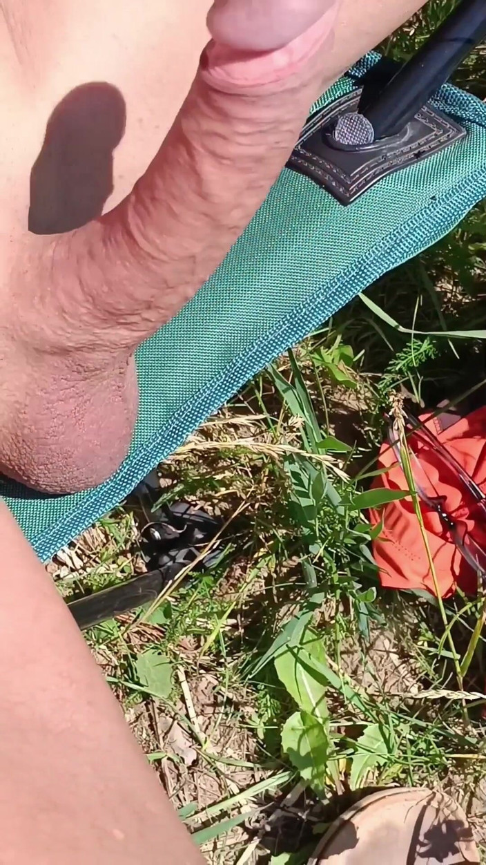 Ole63: Journée d’été torride. C’est bon d’être nue et de te...