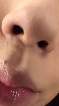주관적! Niina Fujii와 남친의 경험을 즐기세요! 그녀의 혀, 침, 그리고 그녀의 입 안에