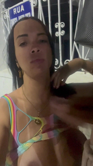 Renata Frazao: Prsa Leitadano