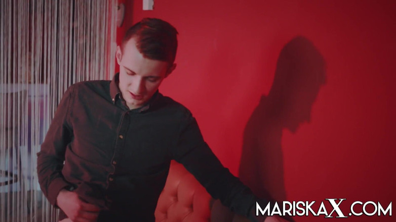 Mariska x: Olga Lovex gangbanged
