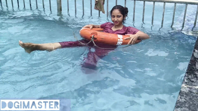 Dogimaster: Hintli kız Hilton Goa Resort- Dogimaster'da eğleniyor