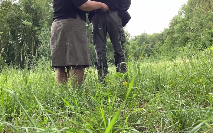 OurFetishLife: Schoonmoeder zuigt en masturbeert nat harig poesje