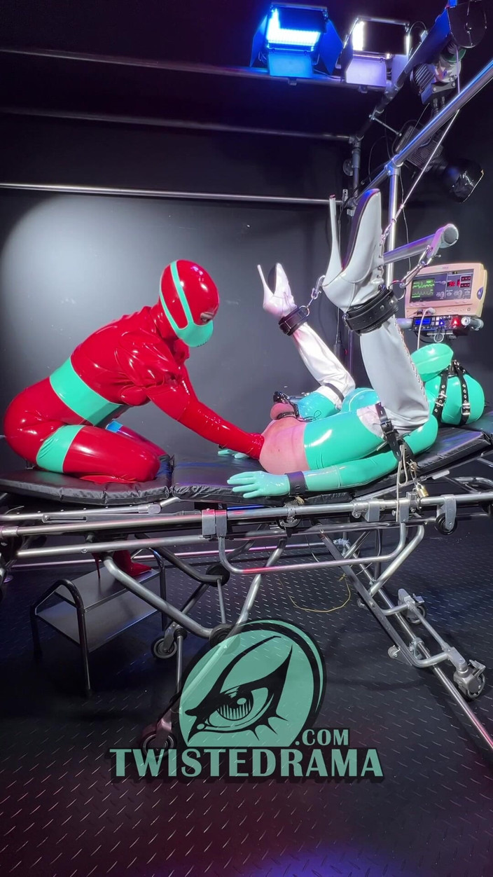 Twistedrama: Bad Nurse Double Fist