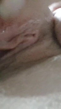 Seksowna giantess sprawia, że liżesz jej cipkę