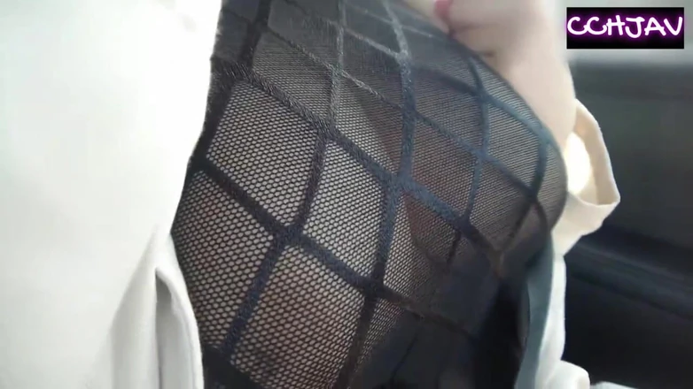 Chubby Curvy Hentai JAV: Curbe umede sub cerul deschis ca ea se bucură de...