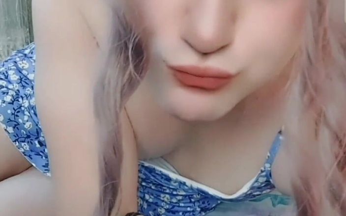 Kitty_Cross: Pantat bahenol waria imut ini dientot habis-habisan sama cowok berotot...