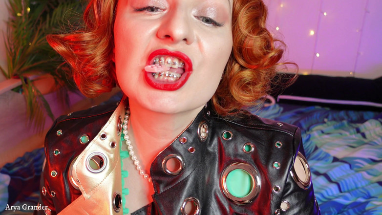Arya Grander: Eating chocolate things... giantess fun! SFW