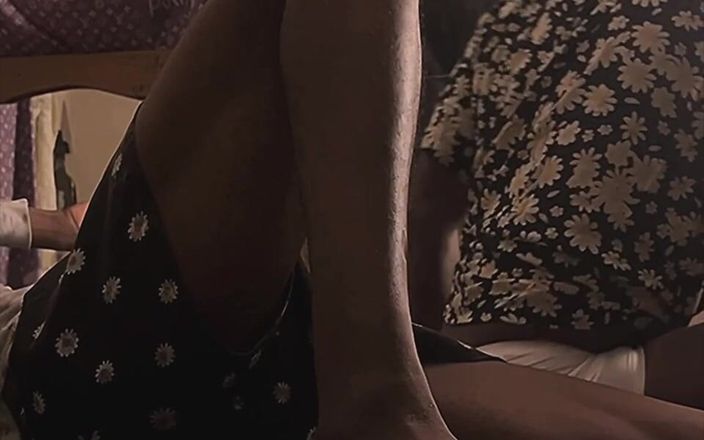 Demi sexual teaser: Сюрприз на день народження збудженої сіссі; Частина 1