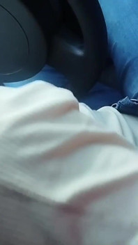 Agentul de pază comandă Uber și plătește cu sex oral Video 1