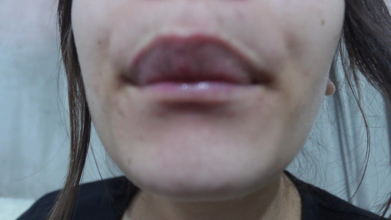 AmayaMori: Moje indická nevlastní sestra má polibek fetiš, neustále posílá polibky...