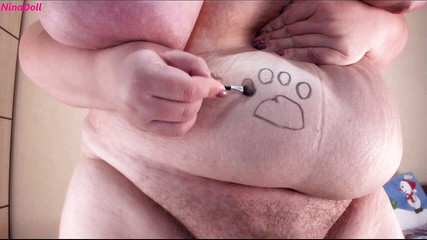 Nina Doll: Meme ve karnına ayak izi