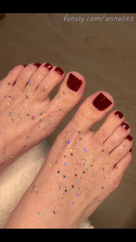 Red Nails