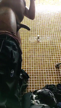 Saya menghisap dengan baik di dalam tandas awam di Stesen Bas Tietê di São Paulo