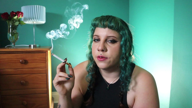 Goddess Kinx: Learn to Smoke