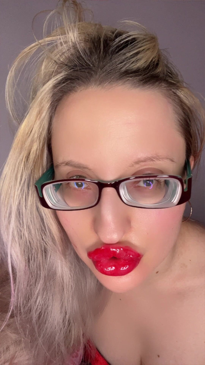 FinDom Goaldigger: Příběh, proč nenosím svou novou tlustou velkou eyeglasses.MP4