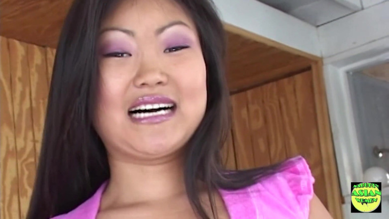 Naughty Asian Women: Diep in de keel en haar Aziatische kontgaatje laten likken,...