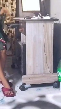Sexy mitarbeiter hatten ein tolles sexvideo mit der buchhalterin im büro.