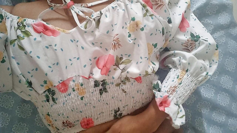 PATY PATY: Adik tiriku nggak ngentot beberapa hari ini, tapi malah sange...