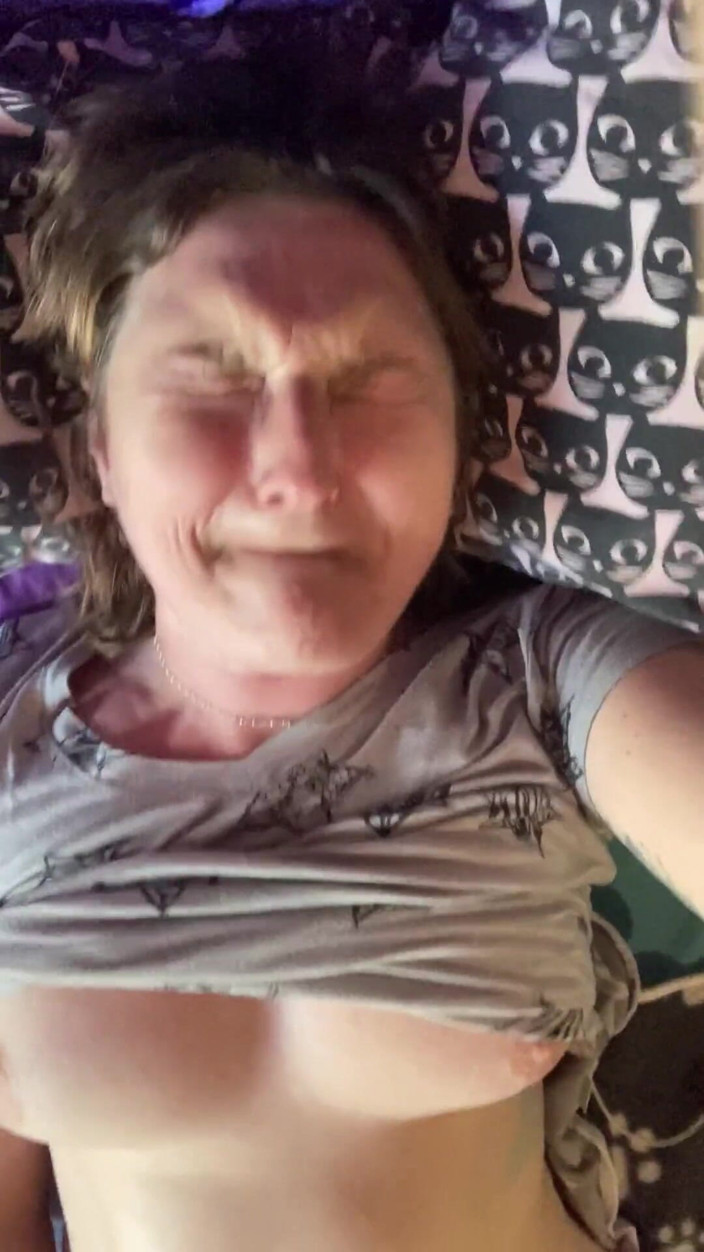 MistressWriggler: Primul orgasm în săptămâni!