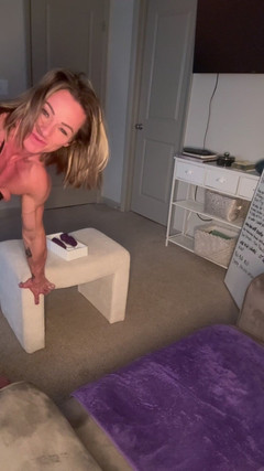 Simone Steele: Cewek nakal dengan itil besar lagi asik muncrat di klitoris...