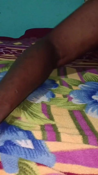 Indian Desi Piękna pokojówka rucha swojego młodego przyrodniego brata w Village Forrest