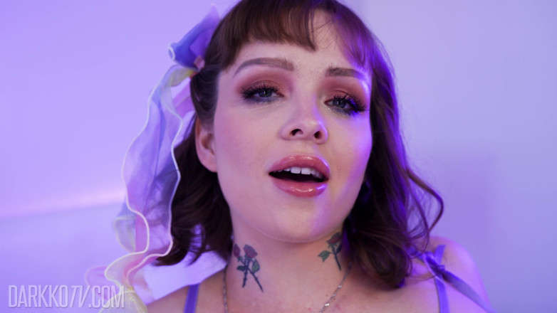 DarkkoTV: Aliya brynn si mahasiswi nakal lagi asik nyepong kontol jonni...