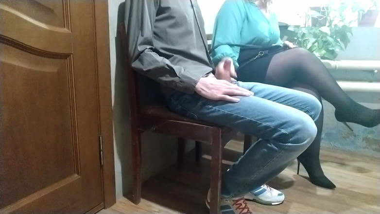 OurFetishLife: Me chame sempre que um estranho me masturbava na sala...