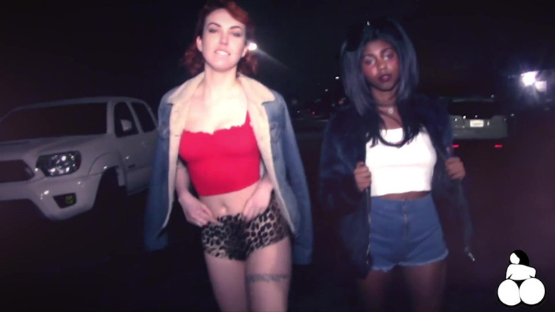 WhOOtylicious: Interracial dreier mit twerking-girls