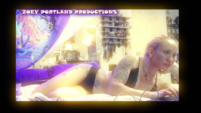 Zoey Portland: Zoey portland esce