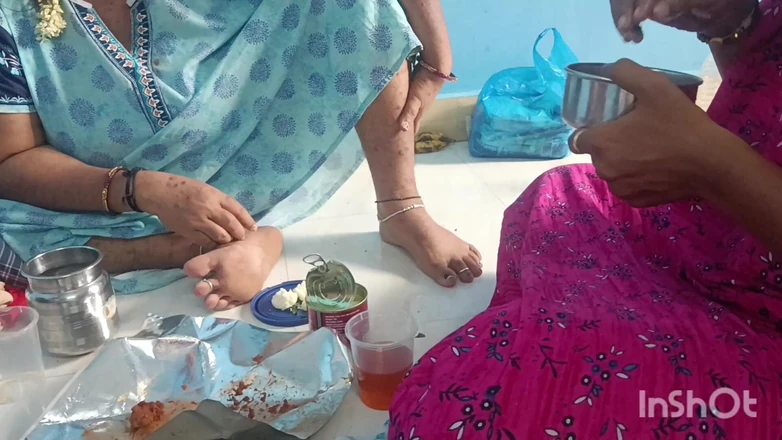 Reshma hot: Having Lunch Together