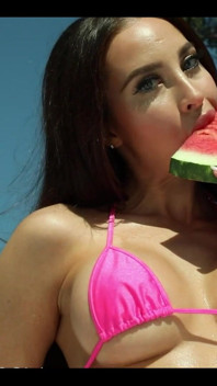 It's Still Summer, Don't Forget It