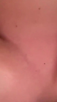 Bbwbootyful - Homealone POV bröstvårtan squeeze solo