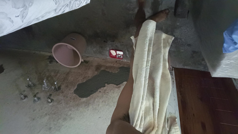 TranquilCulture: Acasă singur, partea 1 băiat cu pula strâmtă