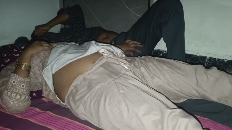 Bhabhi UP: Memanggil ibu tiri saya sangat