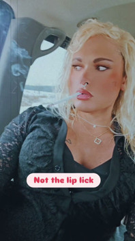 Hot Tranny Smoking Fetish