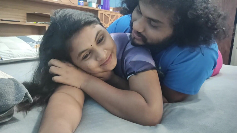 Vaigavarun45: Mallu 새엄마의 야간 타격과 의붓아들과의 핫한 섹스