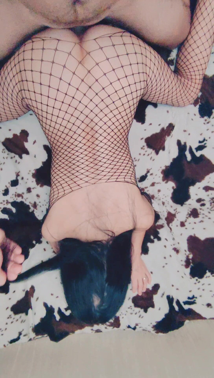 Hotlia: Si matang seksi menjalankan pelajaran seks dengan pelajar mudanya