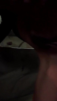 Xixi no banheiro, menina mijando hardcore