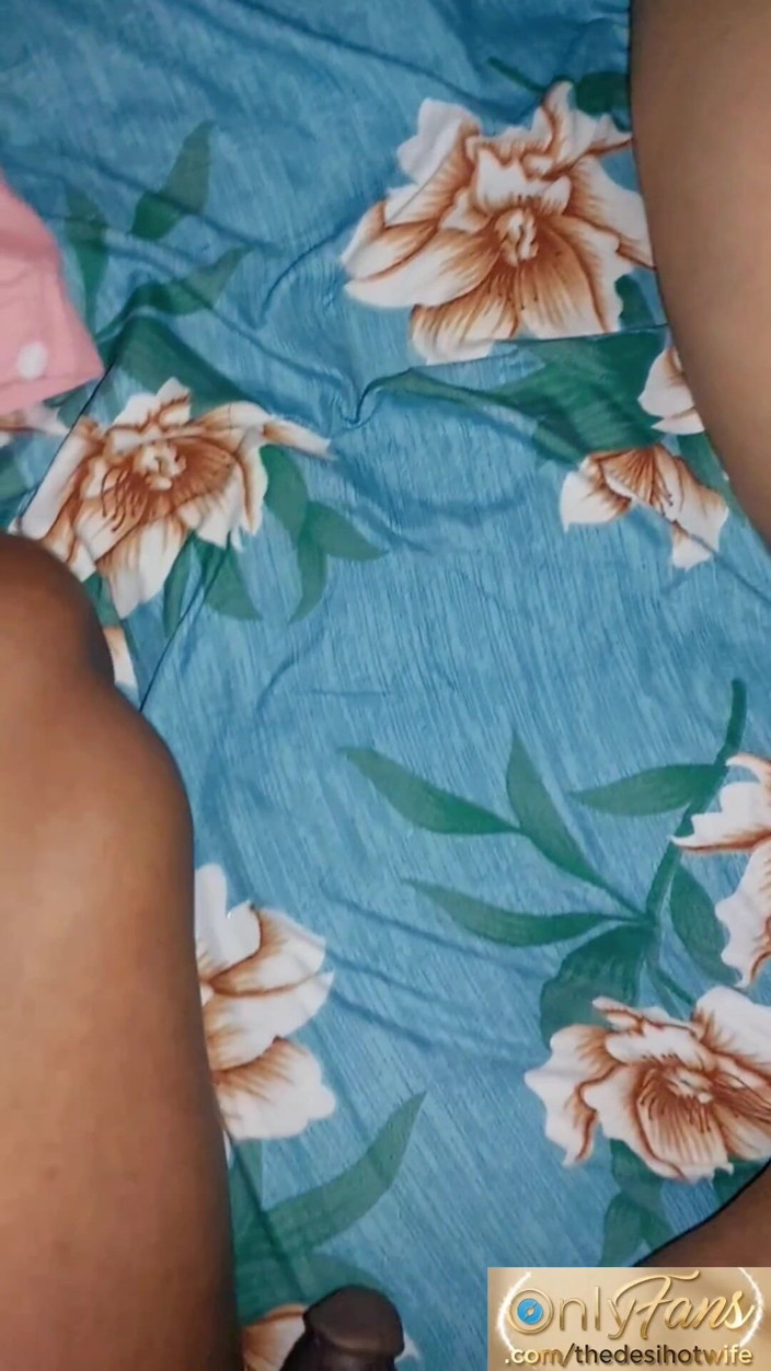 TheaDesiHotwife: Voyeur i wielokrotny orgazm u teściowej o północy, kiedy nie...