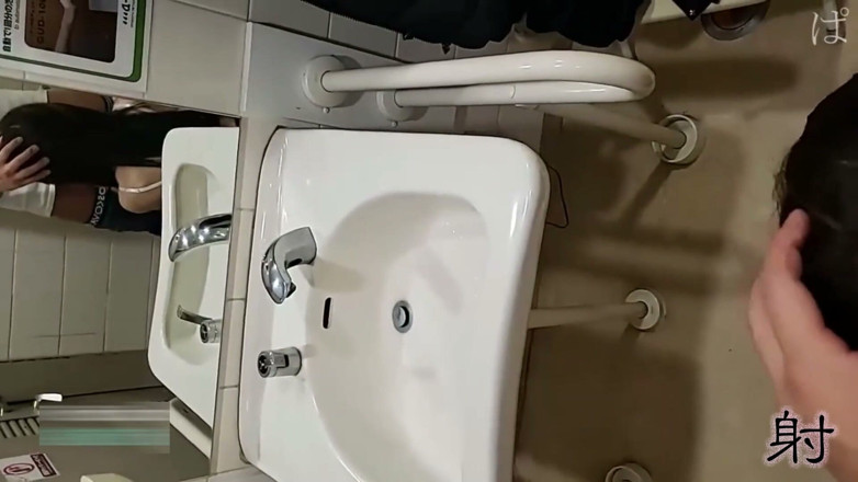 Studio JAV Launcher: ふしだらなアジア人。トイレでのセックス
