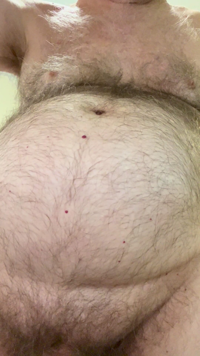 Coach Karl dude lodge: 칼 코치가 털복숭이 배를 문지르다 6940