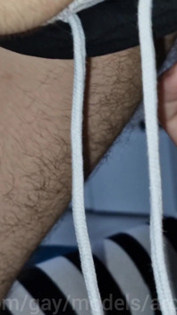 O Buraco Gouged de Maricas Femboy está com fome do pau grande do papai na bunda