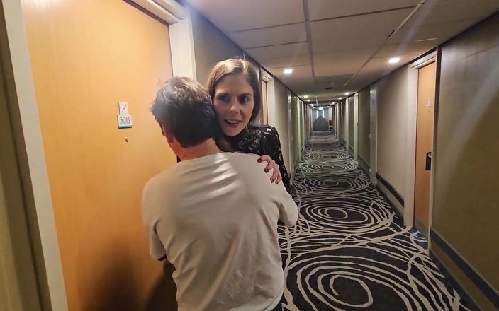 Johnny Hardcore XXX: Alice maze sorpresa