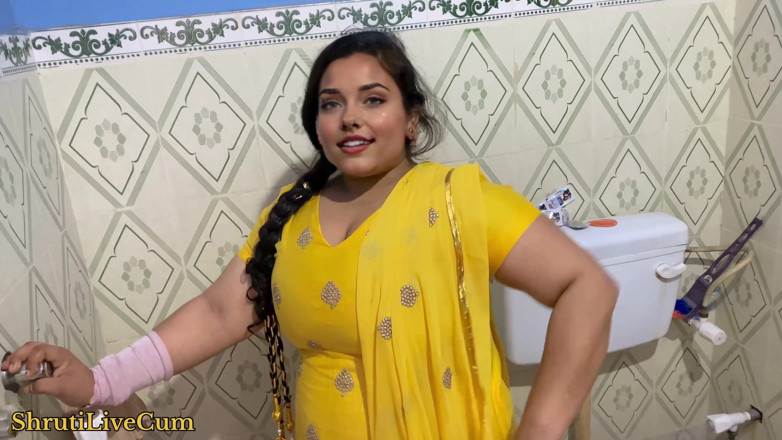 ShrutiLiveCum: My Devar Ji Has a Good Sense of My Ass...