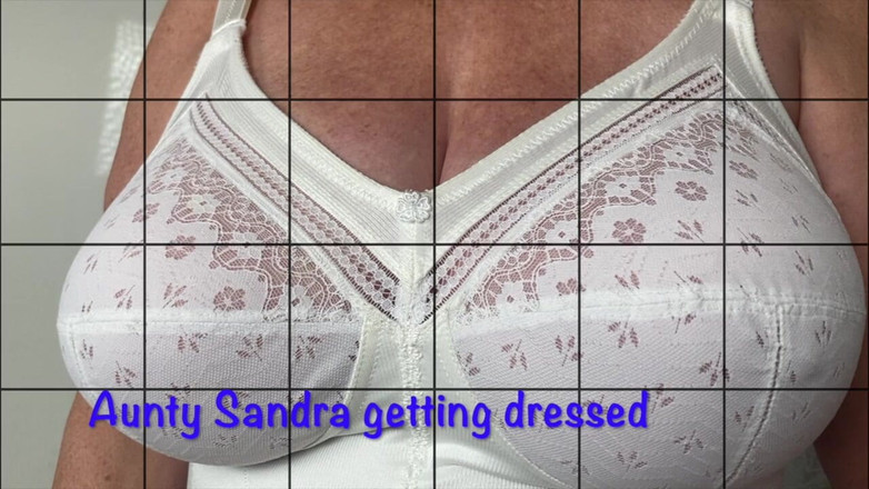 Aunty Sandra vintage girdle queen: La zia sandra si veste per voi tutti