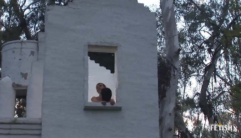 Gay Diaries: Pantat cewek kembar rambut cokelat dientot sama penjaga taman