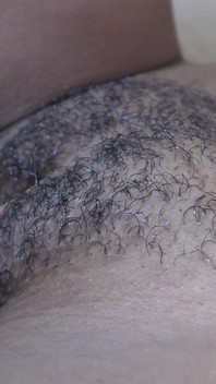 Harige zwarte kut close-up creampie amateur