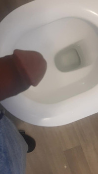 Pissing in Womens Toilet