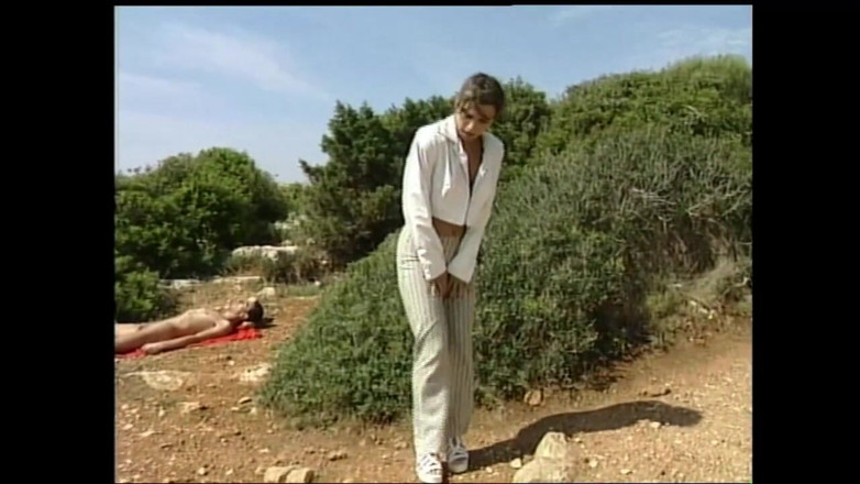 MMV films - The Original: MILF berkongkek keras di hadapan pantai