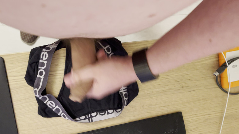 Aimeronds: POV cumshot dalam seluar pendek